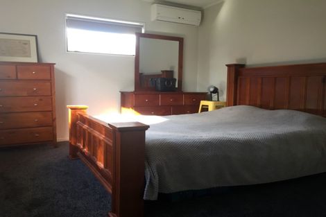 Photo of property in 2/45 Taioma Crescent, Te Atatu Peninsula, Auckland, 0610