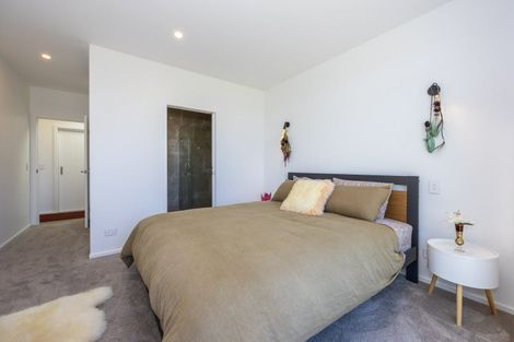 Photo of property in 2 Kotare Drive, Wanaka, 9305