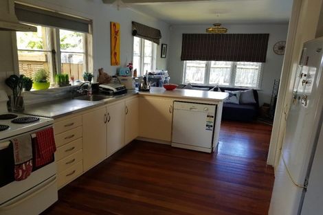 Photo of property in 37 Edmonton Road, Henderson, Auckland, 0612