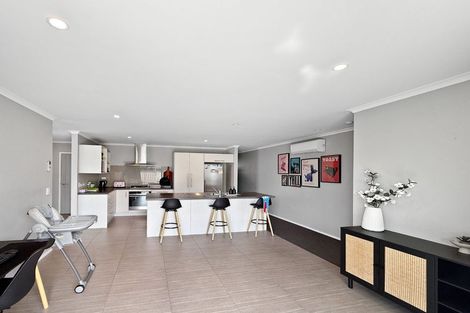 Photo of property in 17 Poulson Grove, Trentham, Upper Hutt, 5018