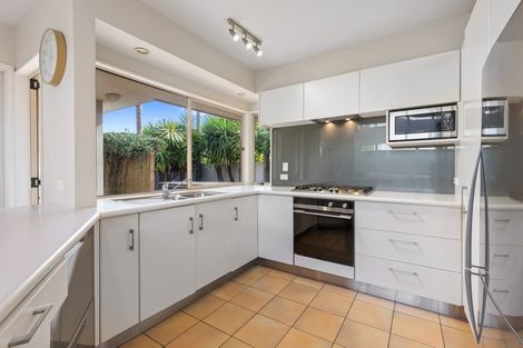 Photo of property in 1/8 Fenwick Avenue, Milford, Auckland, 0620