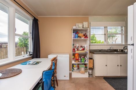 Photo of property in 26 Link Road, Newlands, Wellington, 6037