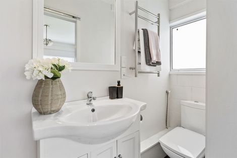 Photo of property in 4/87 Ocean View Road, Hillcrest, Auckland, 0627