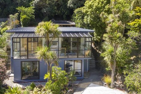 Photo of property in 137 Houghton Bay Road, Houghton Bay, Wellington, 6023