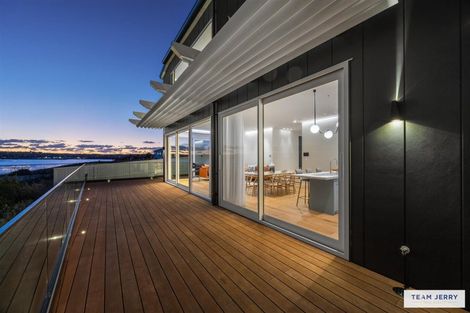 Photo of property in 4 Seawind Way, Hobsonville, 0616