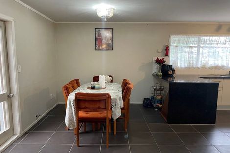 Photo of property in 94a Great South Road, Manurewa, Auckland, 2102