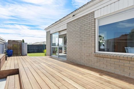 Photo of property in 34 Inwoods Road, Parklands, Christchurch, 8083