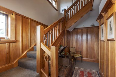 Photo of property in 2 Selwyn Road, Lyttelton, 8082