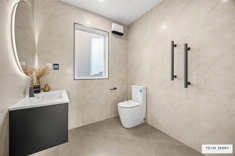 Photo of property in 4 Seawind Way, Hobsonville, 0616