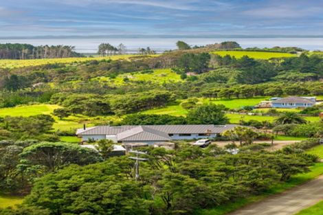 Photo of property in 158 Mcleod Road, South Head, Helensville, 0874