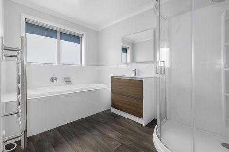 Photo of property in 168 Karuhiruhi Street, Waikanae, 5036