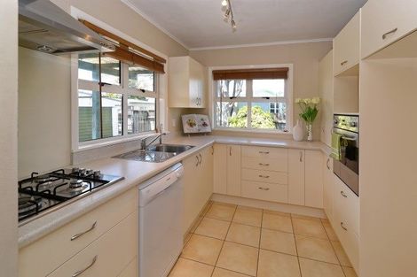 Photo of property in 21 Thornton Place, Melville, Hamilton, 3206