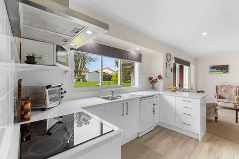 Photo of property in 166 Queen Street, Waiuku, 2123