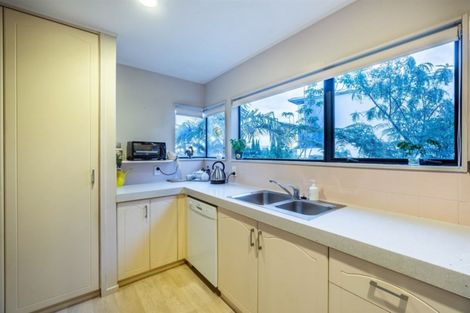 Photo of property in 4/8 City View Terrace, Birkenhead, Auckland, 0626
