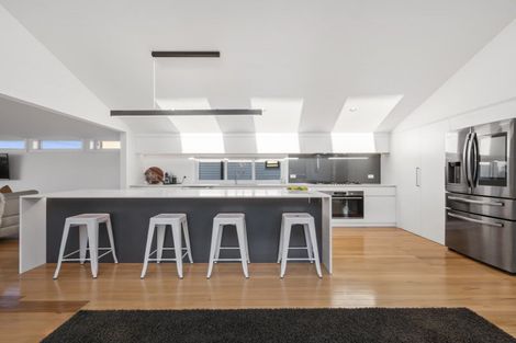 Photo of property in 112 Karewa Parade, Papamoa Beach, Papamoa, 3118