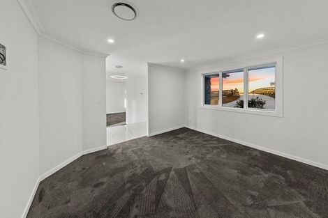 Photo of property in 18 Te Ara Aukati Terrace, Pokeno, 2471