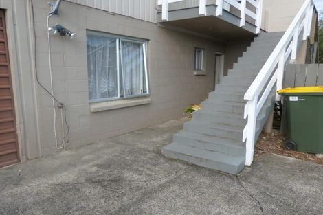 Photo of property in 1a/1 Divich Avenue, Te Atatu South, Auckland, 0610