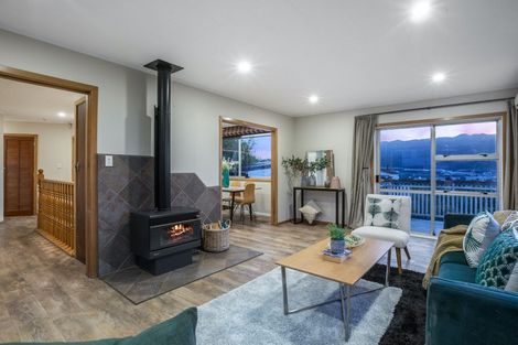 Photo of property in 2 Ash Grove, Ranui, Porirua, 5024