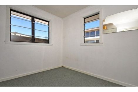 Photo of property in 1/22 Holland Road, Hillcrest, Auckland, 0627