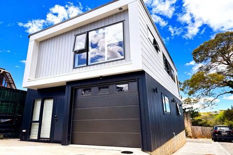 Photo of property in 95c Oreil Avenue, West Harbour, Auckland, 0618