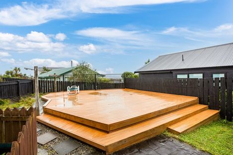 Photo of property in 2 Coventry Close, Ascot Park, Porirua, 5024