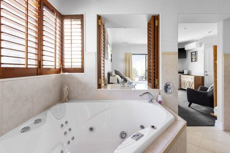 Photo of property in 36 Kensington Drive, Taradale, Napier, 4112