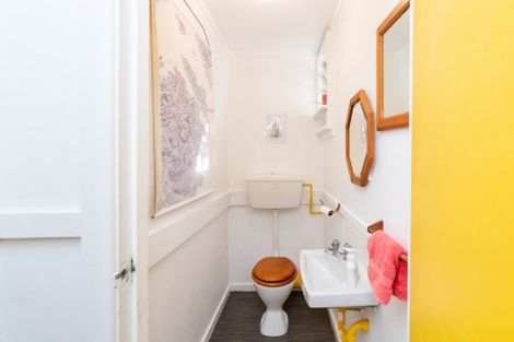 Photo of property in 94 Rolleston Street, Mount Cook, Wellington, 6021