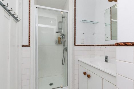 Photo of property in 14b Glenmore Street, Thorndon, Wellington, 6011