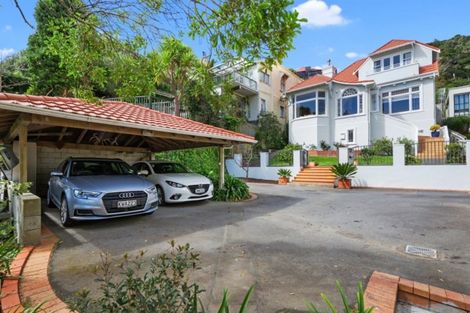 Photo of property in 210 Oriental Parade, Oriental Bay, Wellington, 6011