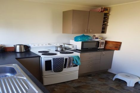 Photo of property in 3b Stroud Way, Newlands, Wellington, 6037