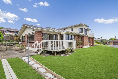 Photo of property in 75 Dalwhinnie Parade, Highland Park, Auckland, 2010