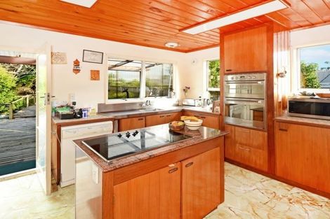 Photo of property in 32 Sunnyhaven Avenue, Beach Haven, Auckland, 0626