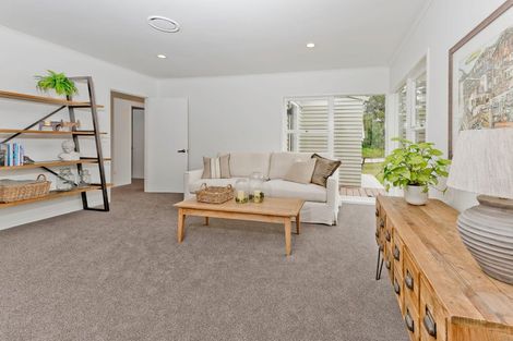 Photo of property in 51 Cambridge Road, Riverhead, 0820