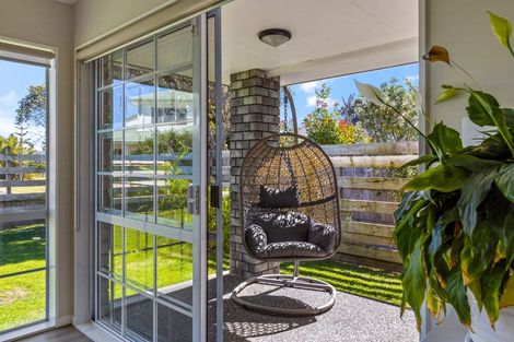 Photo of property in 33 Maygrove Drive, Orewa, 0931