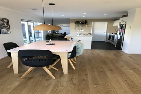 Photo of property in 120 Amesbury Drive, Churton Park, Wellington, 6037