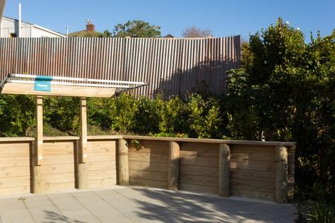 Photo of property in 4 Black Rock Road, Newlands, Wellington, 6037