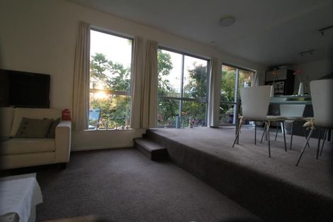 Photo of property in 32 Pupuke Road, Hillcrest, Auckland, 0627