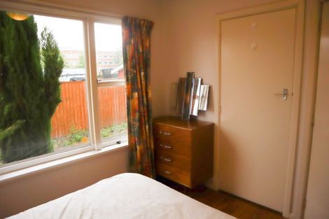 Photo of property in 2/19 Newbridge Place, Ilam, Christchurch, 8041