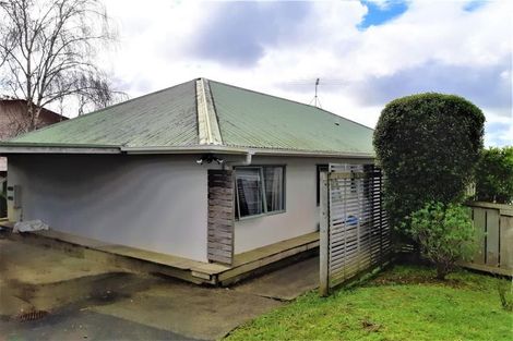 Photo of property in 2/37 Lysander Crescent, Beach Haven, Auckland, 0626