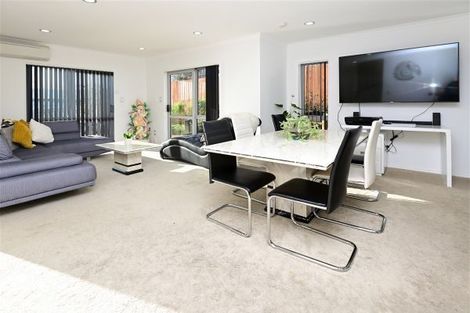 Photo of property in 2 Tirau Place, Mangere, Auckland, 2022