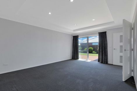 Photo of property in 9 Walnut Way, Rangiora, 7400