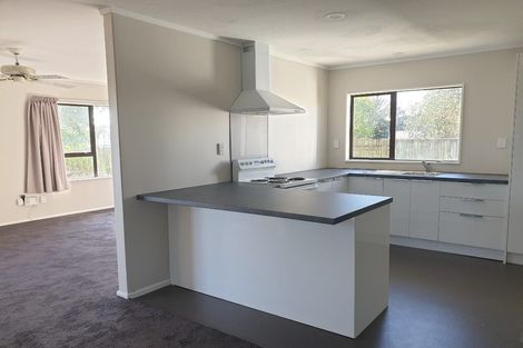 Photo of property in 22 Linwood Drive, Paraparaumu, 5032