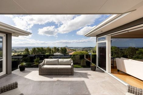 Photo of property in 98 Waikite Road, Welcome Bay, Tauranga, 3175