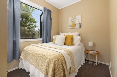 Photo of property in 16 Tawa Terrace, Tawa, Wellington, 5028