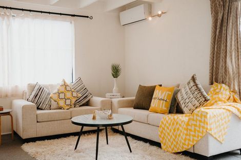 Photo of property in 1/147 Spinella Drive, Bayview, Auckland, 0629