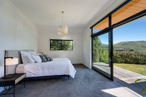 Photo of property in 5 Mckellar Drive, Jacks Point, Queenstown, 9371
