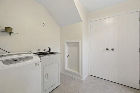 Photo of property in 8a Doon Street, Vauxhall, Dunedin, 9013
