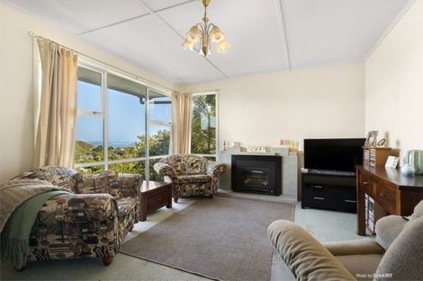 Photo of property in 110 Ruskin Road, Newlands, Wellington, 6037