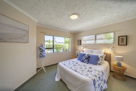 Photo of property in 3 Beaufort Place, Taradale, Napier, 4112