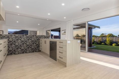 Photo of property in 25 Phoenix Palms Grove, Levin, 5510